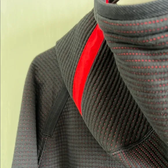 Nike Tech Fleece | Black and Red - Picture 5 of 5